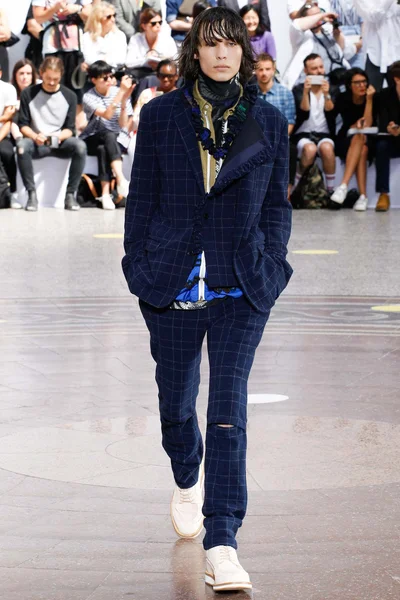 Look 7
